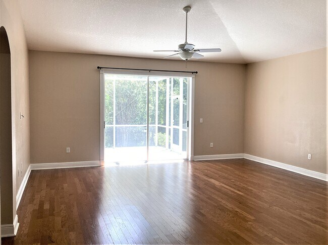 Building Photo - 25008 Hyde Park Boulevard