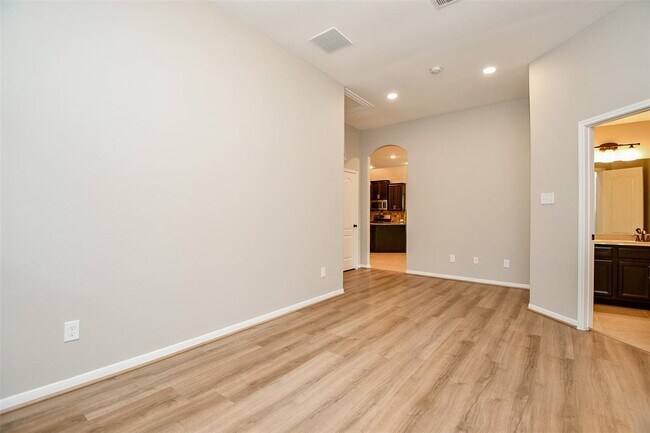 Building Photo - 15219 Ashbrook Dove Ln