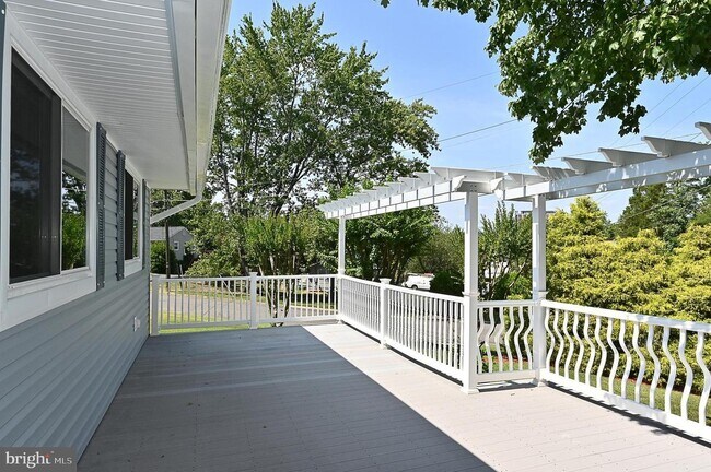 Building Photo - 5700 Chapin Ave
