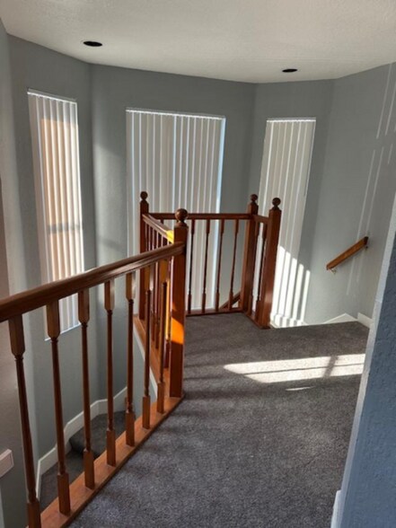 Building Photo - 242 Dawn Ct