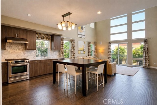 Building Photo - 1520 W Artesia Square