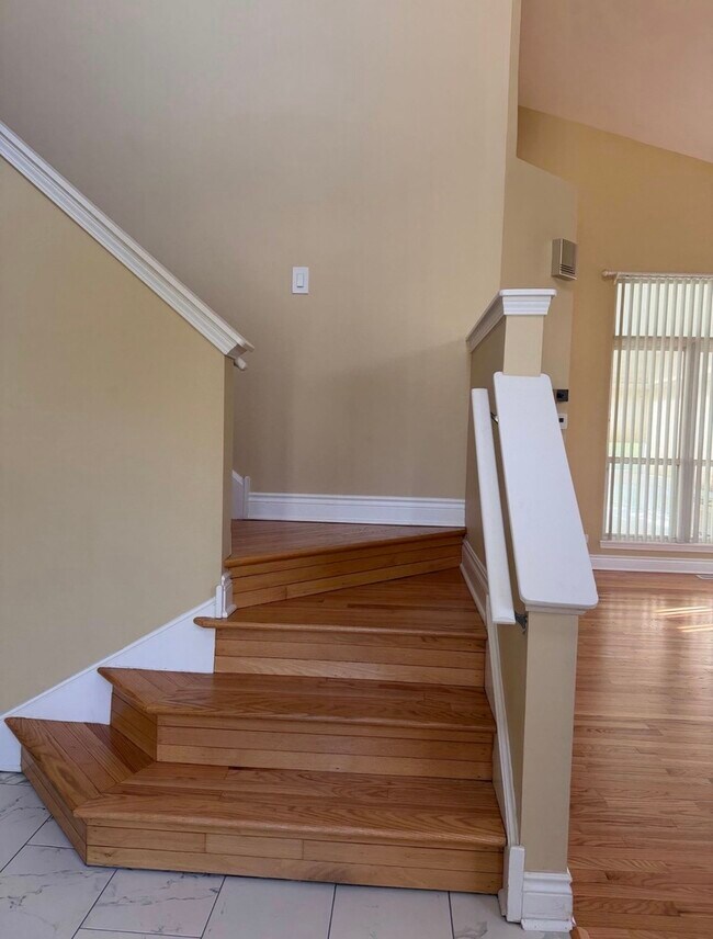 Building Photo - 426 Thunder Ridge