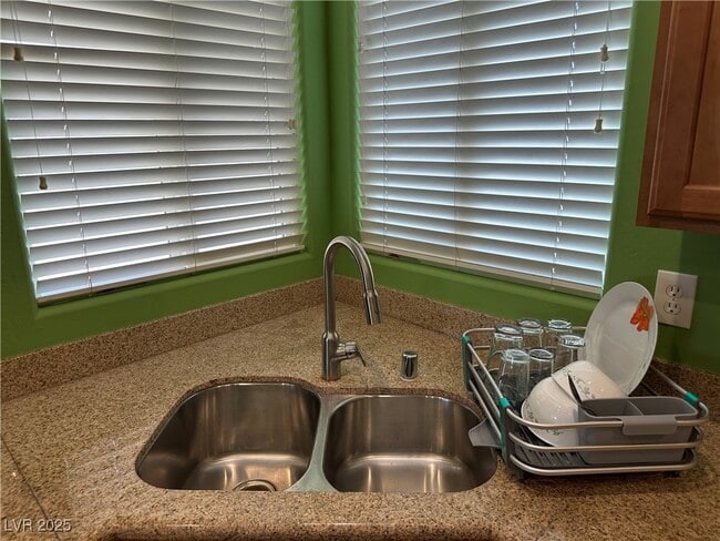 Building Photo - 7453 Crested Quail St