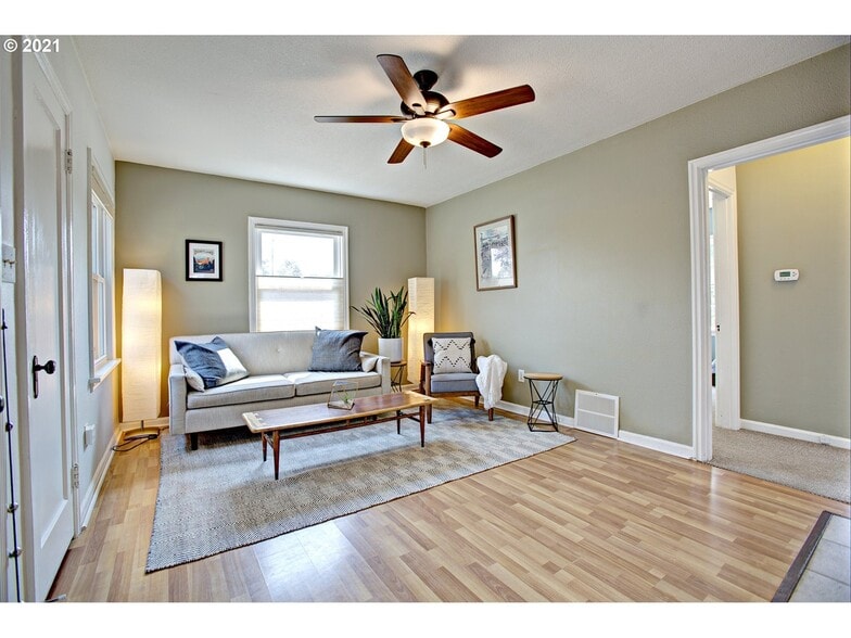 Living Room - 8124 SE Market St