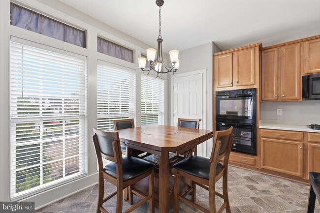 Building Photo - 8439 Kirby Lionsdale Dr