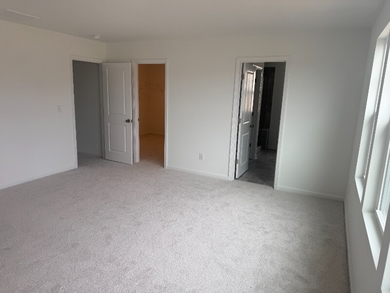 Building Photo - 1028 Red Finch Wy