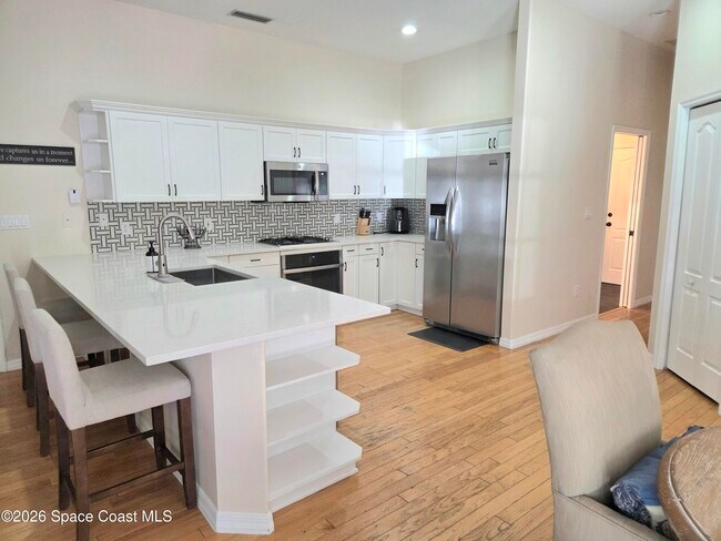 Building Photo - 988 Wildwood Dr