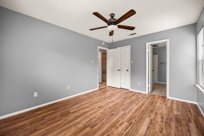 Building Photo - 16015 Stoneham Cir