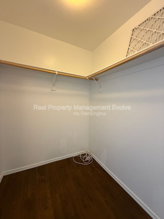 Building Photo - 7238 S 42nd Ln