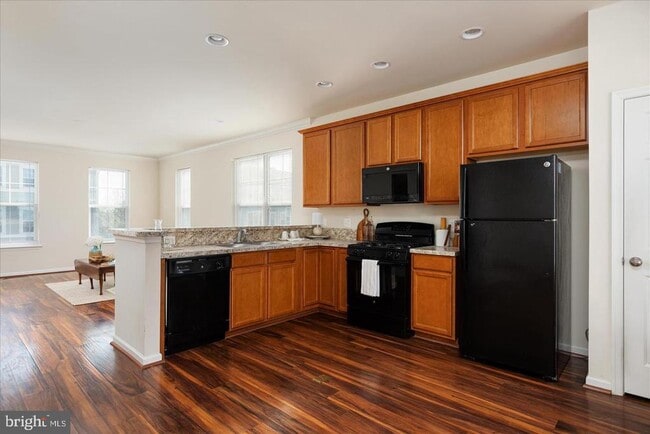 Building Photo - 109 Splendor Gdn Wy