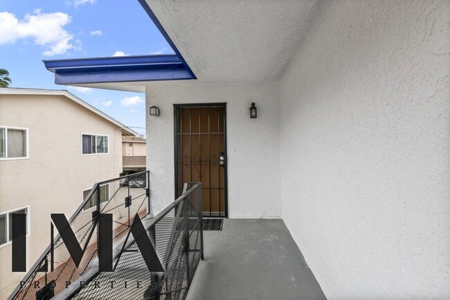 Building Photo - 4317 W 120th St