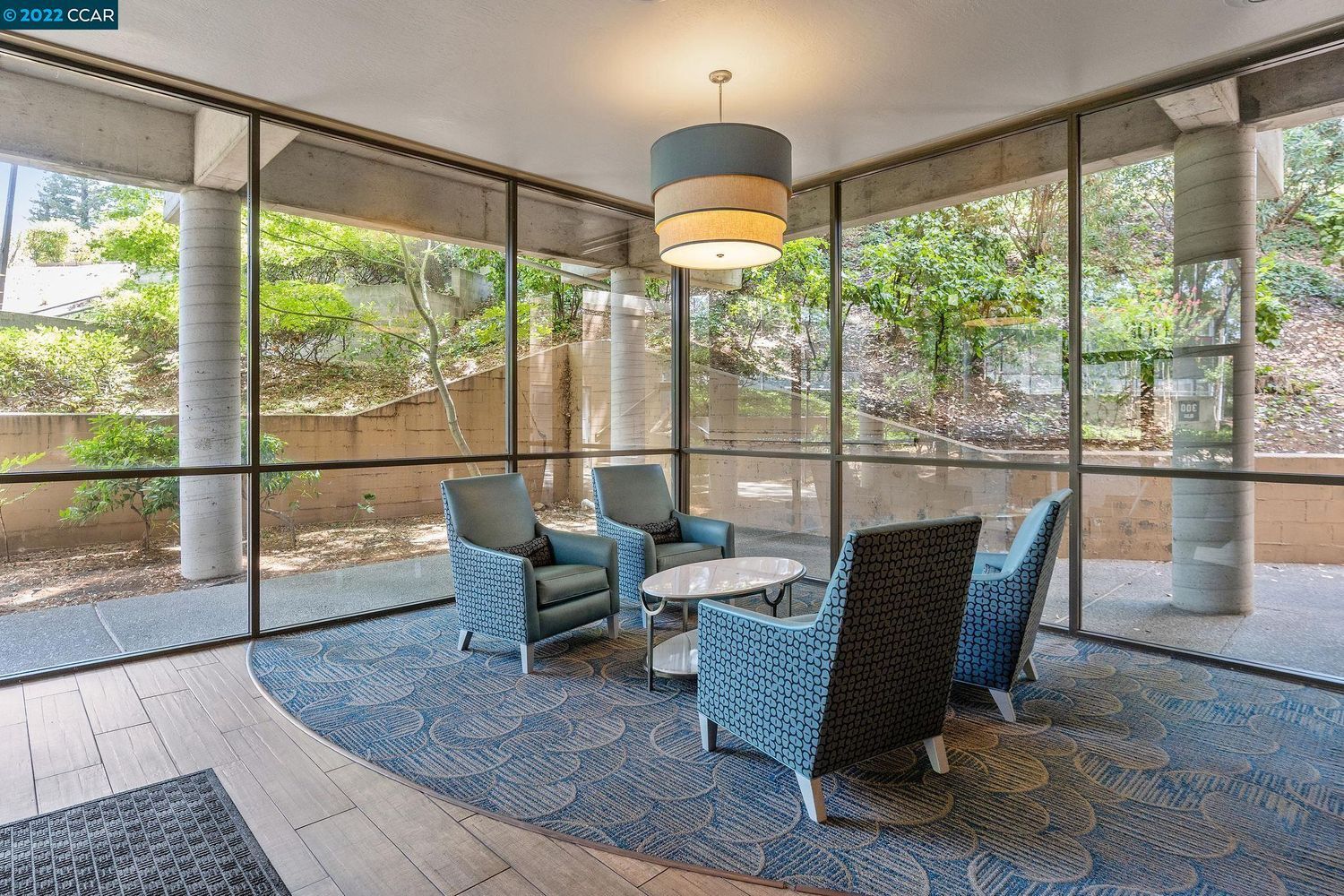 Building Photo - 300 N Civic Dr #313