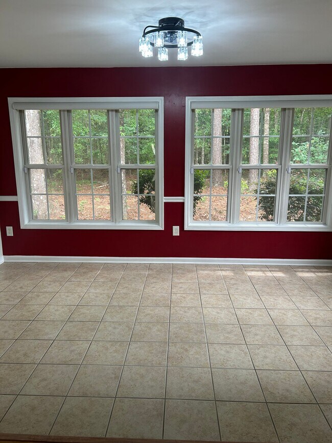 Building Photo - 2412 Brick Dr