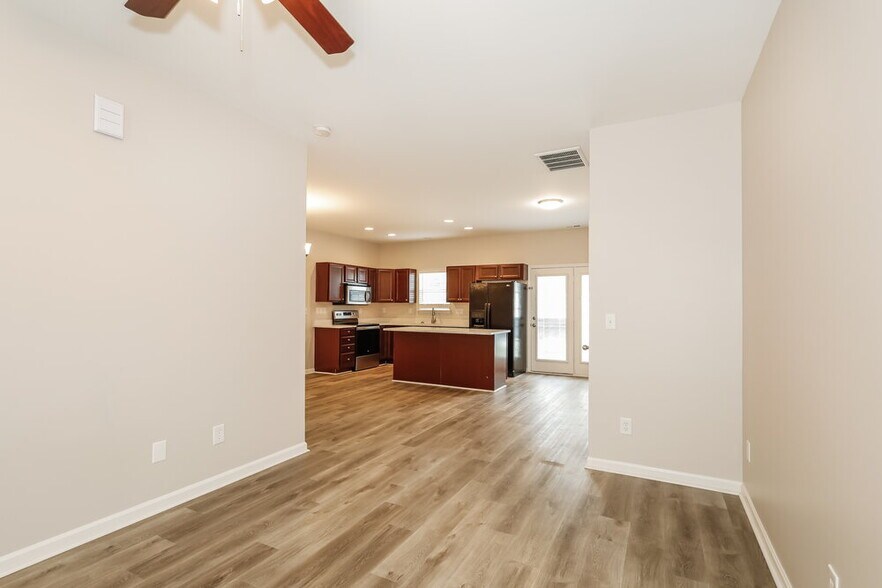 Building Photo - 14072 Singleleaf Ln
