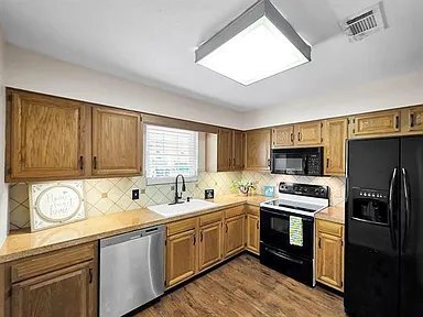 Building Photo - 1084 Sunmeadow Dr
