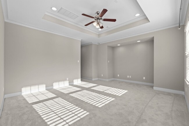 Building Photo - Stunning Single-Family Home in the Heart o...