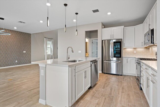 Building Photo - 10437 SW Captiva Dr