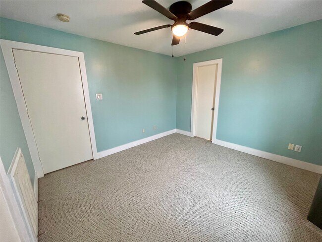 Building Photo - 5901 Fairdale Ln