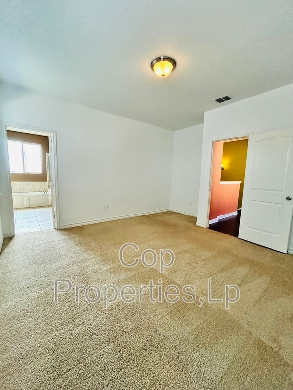 Building Photo - 1331 Tweed Willow