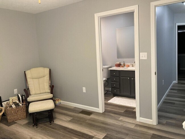 Building Photo - 802 Puzzle Pl