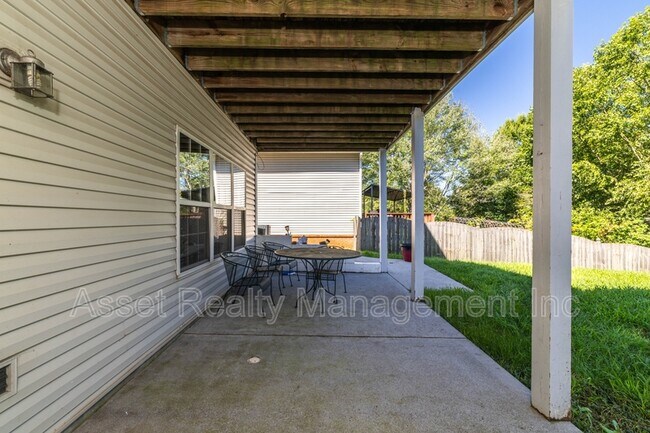 Building Photo - 1217 Dreamview Ln