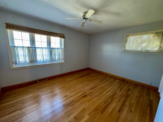 Building Photo - 1535 Monterey Ct