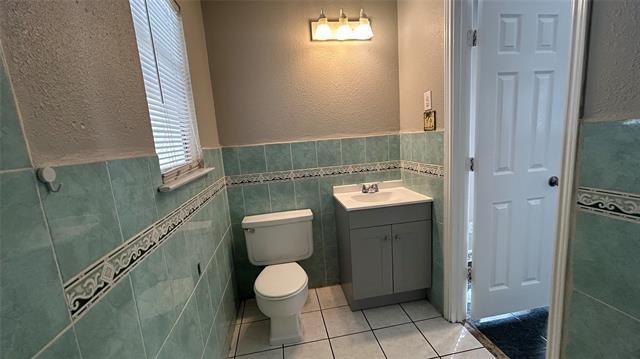 Building Photo - 2118 Westwood Dr