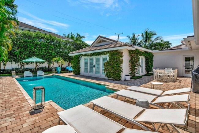 Building Photo - 136 Worth Ct S