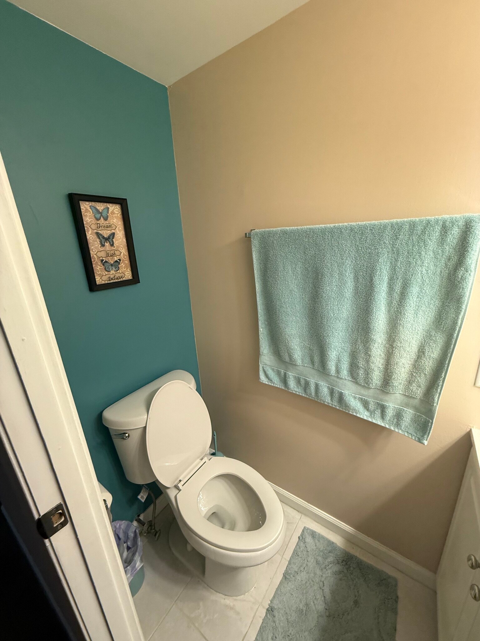 Half bath in main level - 6264 Ducketts Ln