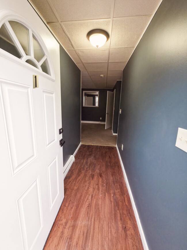 Building Photo - 536 N Underwood St