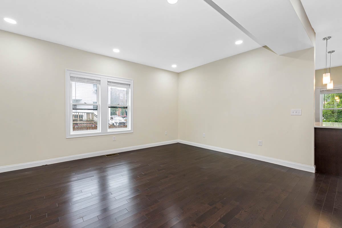 Building Photo - 77 Winchester St