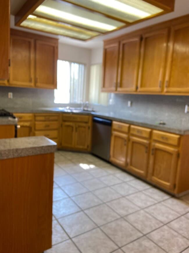 Building Photo - Charming home available - desirable Atwate...