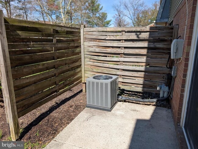 Building Photo - 8435 Norwood Dr