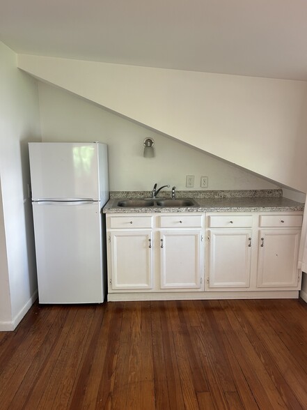 Primary Photo - 368 S Parkview Ave