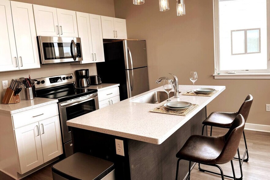 Building Photo - 625 S Goodman St