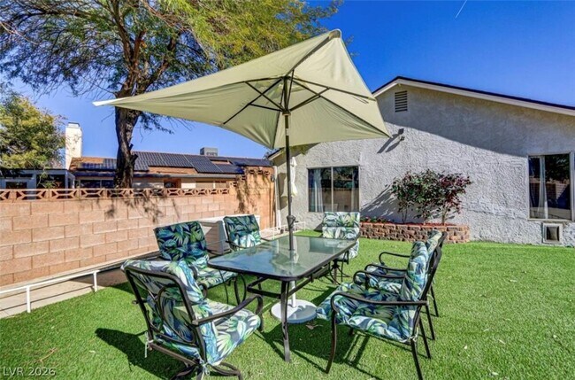 Building Photo - 7385 Vireo Dr