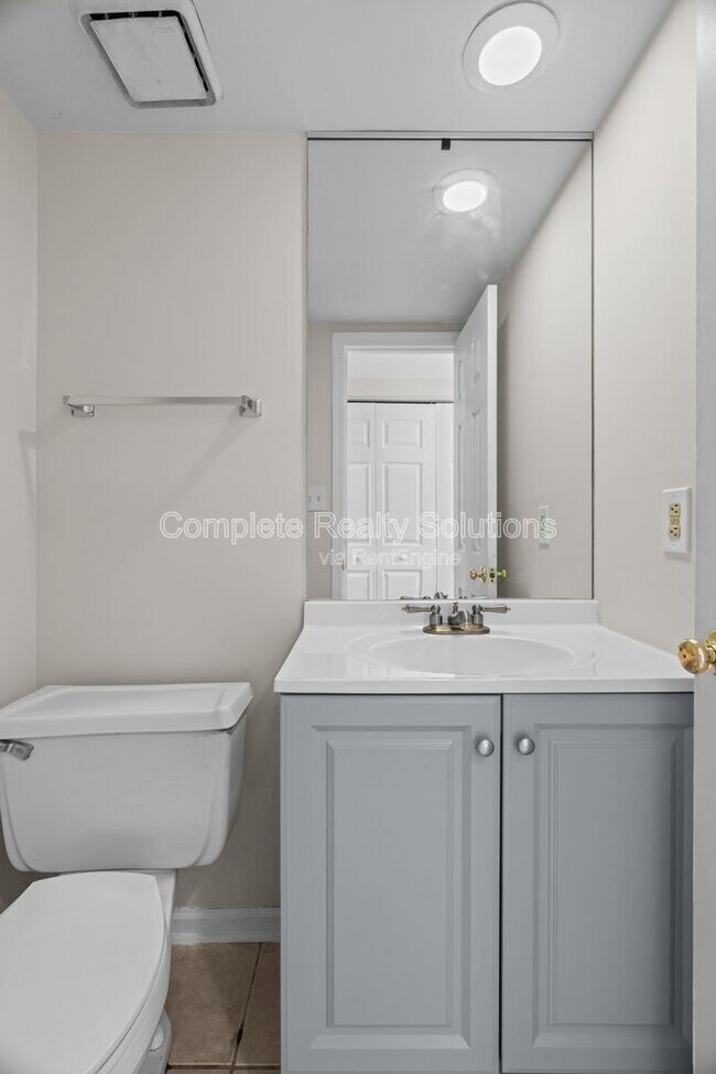 Building Photo - 2221-2223-2223 Rutger St