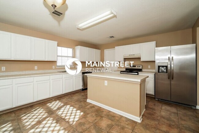 Building Photo - 3 Bedroom Pet-Friendly Home in Del Valle, TX with Main Street Renewal