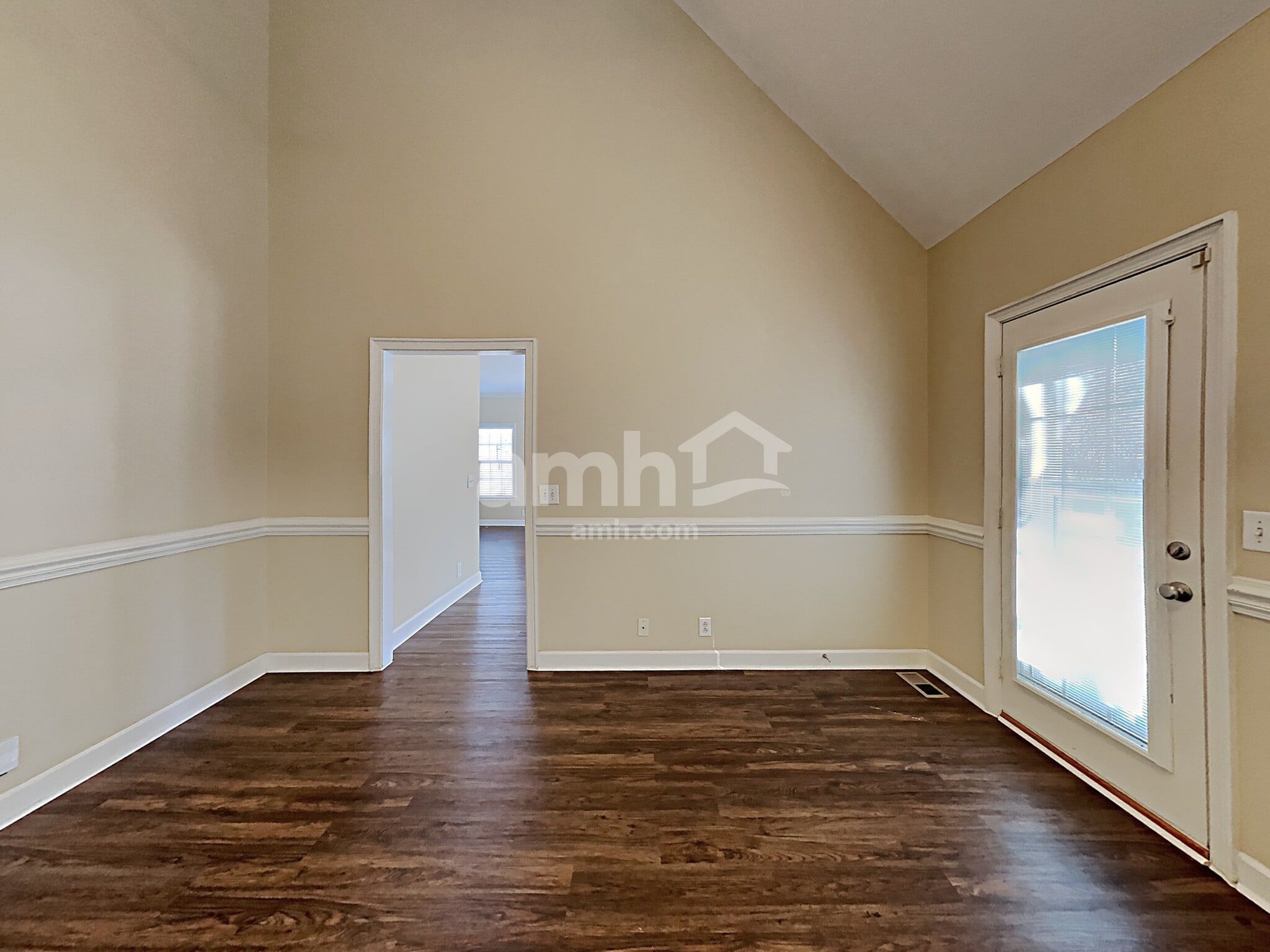 Building Photo - 3129 Jenkins Dr