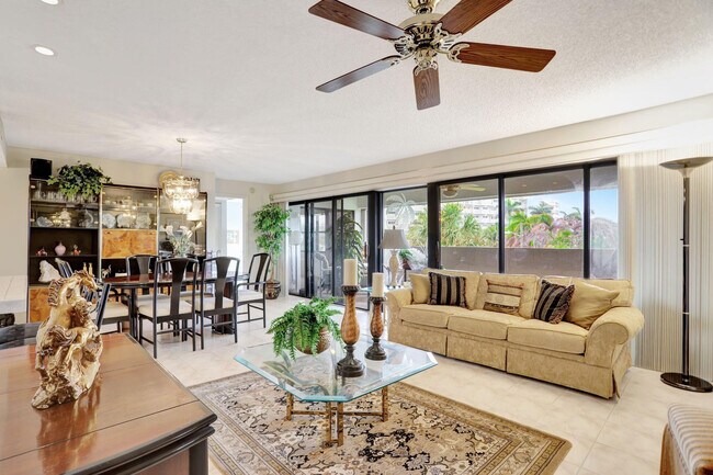 Building Photo - 330 SE 20th Ave