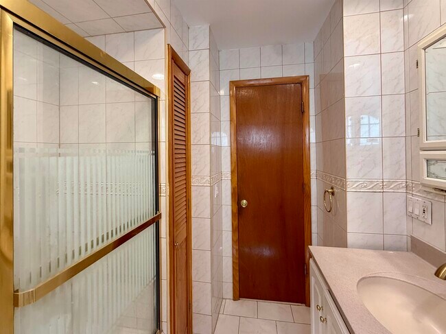 Building Photo - 7 Obrien Ct