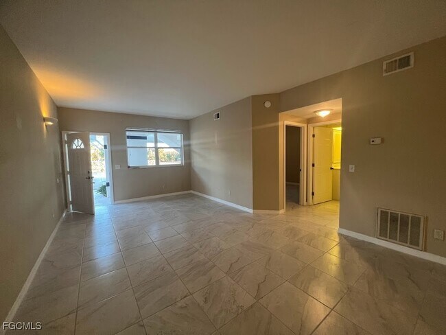 Building Photo - 5612 Rose Garden Rd