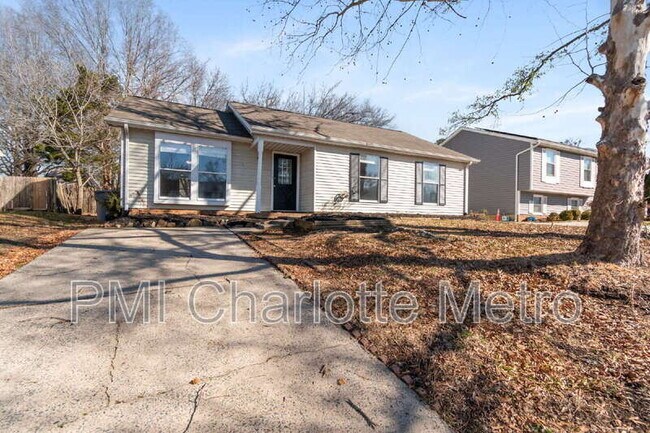 Building Photo - 3214 Old House Cir