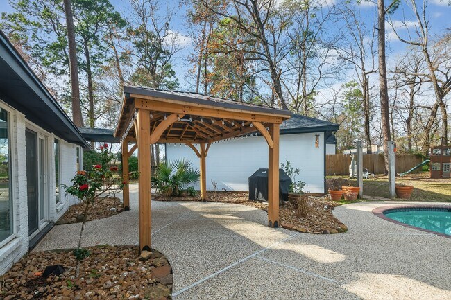 Building Photo - 127 Sagewood Dr