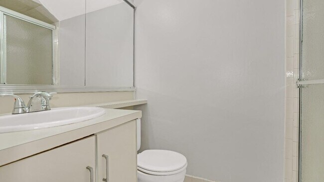 Building Photo - 1090 Schmidt Ln