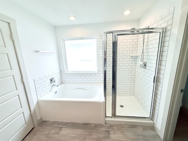 Building Photo - 2824 Gunnersbury Dr