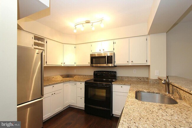 Building Photo - 18112 Windsor Hill Dr