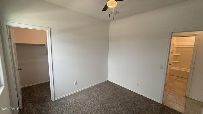 Building Photo - 1136 W Sand Cyn Ct
