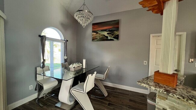 Building Photo - 4516 NW Alsace Ave