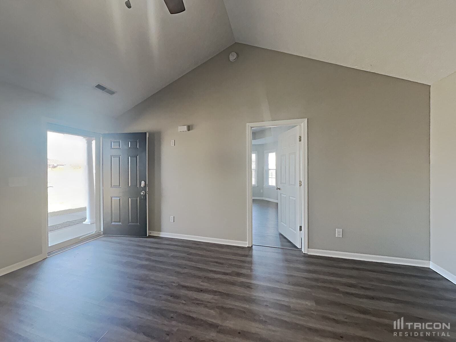 Building Photo - 901 Laramie Ct